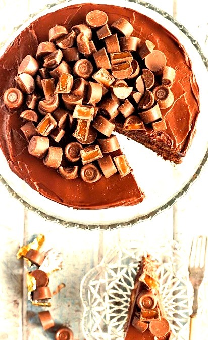 Rolo Chocolate Brownie Cake