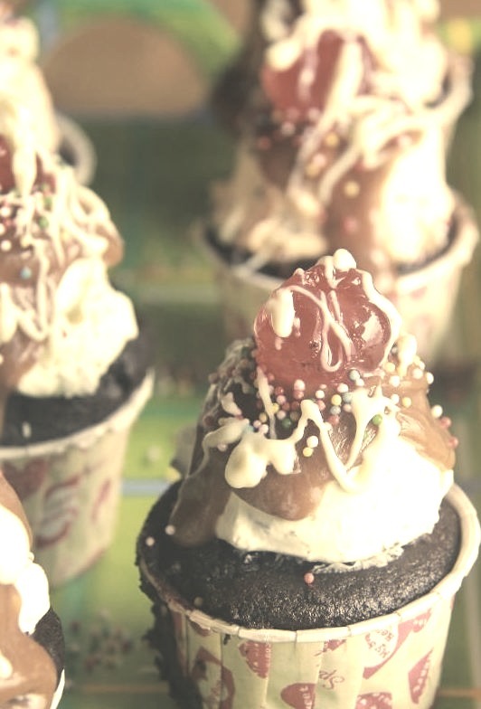 Recipe: Ice Cream Sundae Cupcakes