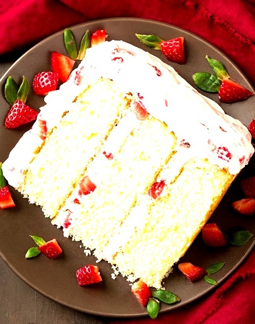 Fresh strawberry cake